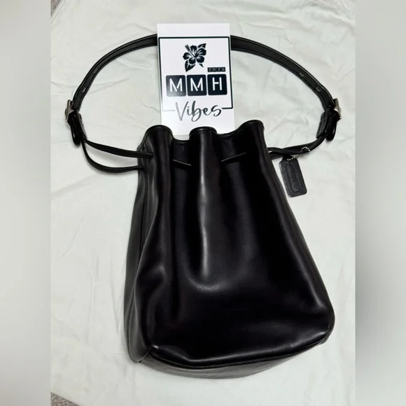 Coach Classic Vintage Legacy Bucket bag Style #9165 - Excellent Condition - Picture 2 of 4